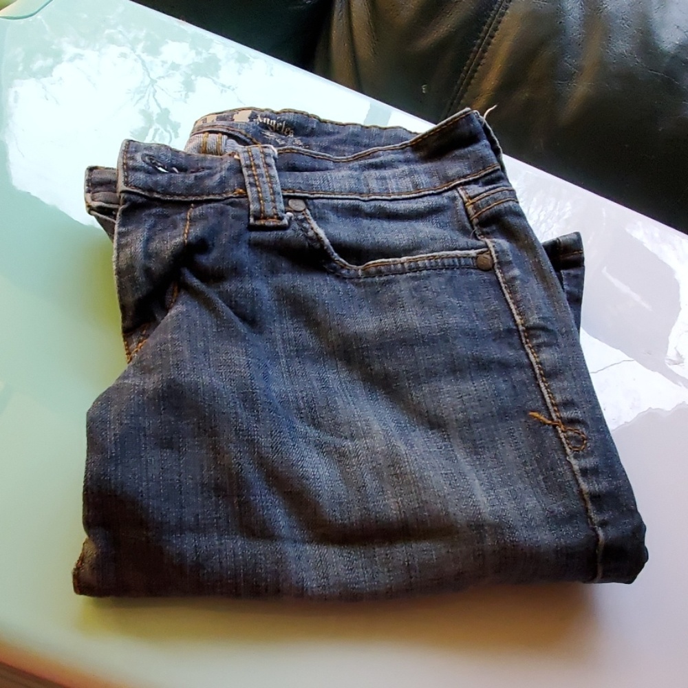Super cute !it Jeans Bermuda length shorts